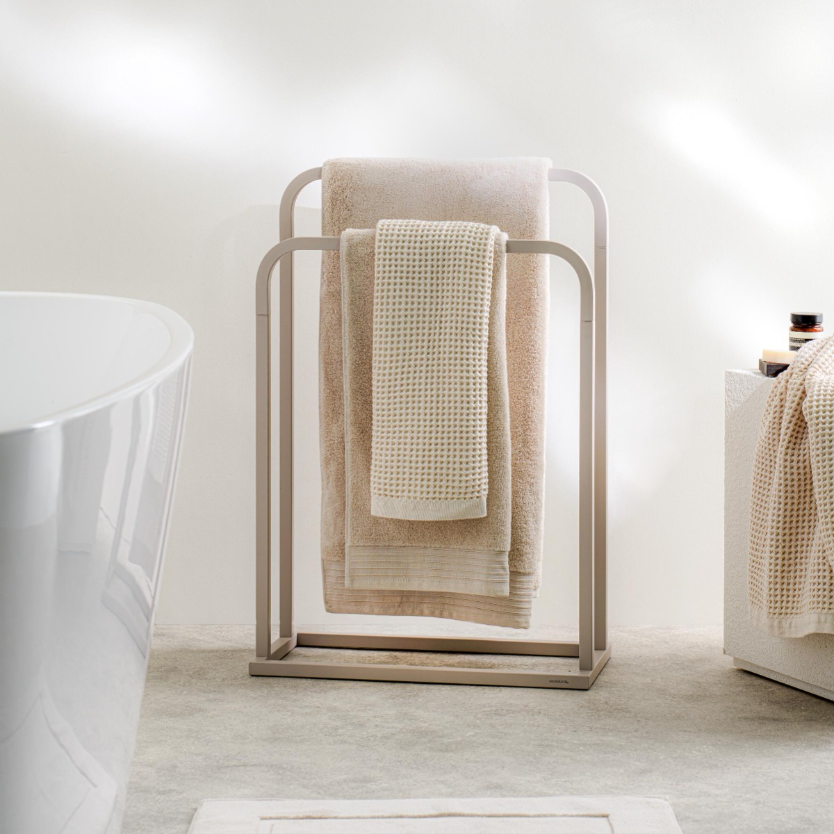 sealskin-brix-handklestativer